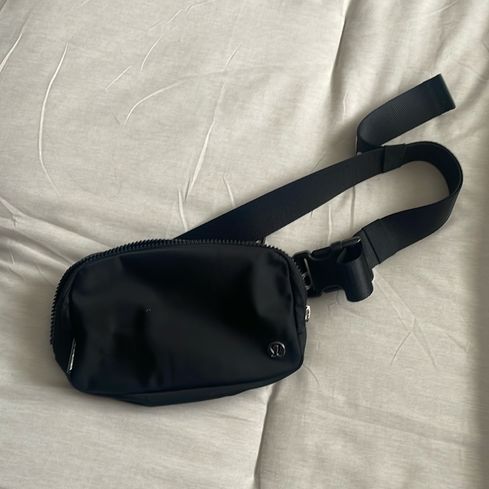 Lululemon belt bag